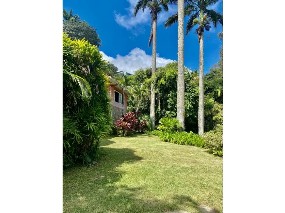 Vendo quinta para actualizar 1120m2 Alto Hatillo 4584 - 2