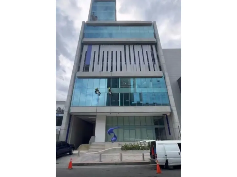 Vendo oficina obra gris 224m2 edificio nuevo Las Mercedes 2879 - 6