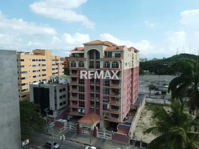 EN VENTA APARTAMENTO RESIDENCIAS REINA VICTORIA
