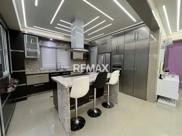 EN VENTA APARTAMENTO RESIDENCIAS REINA VICTORIA - 4