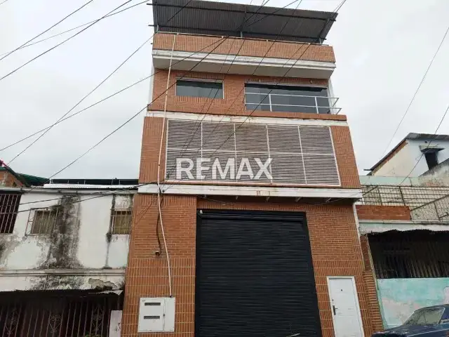 GALPON COMERCIAL Y RESIDENCIAL
