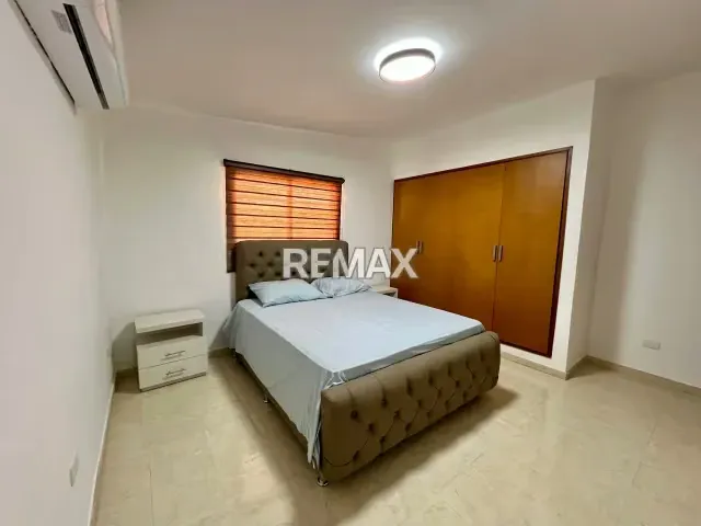 Casa Urbanizacion Rosal sur calle cerrada - 18