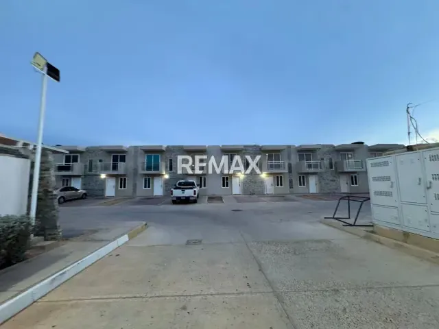 Townhouse En Venta, Puerta Maraven, Conjunto Cerrado Municipio Carirubana, estado Falcon - 2