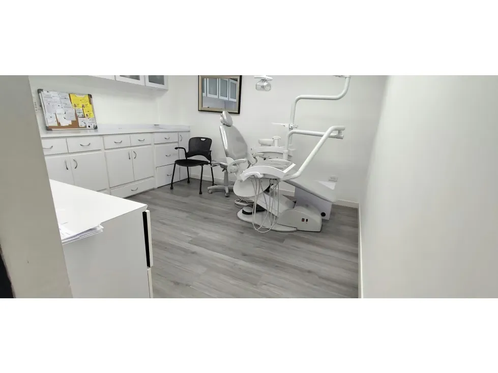 EN ALQUILER Consultorio Médico y Odontológico Equipado en el C.C.C.T. - 7
