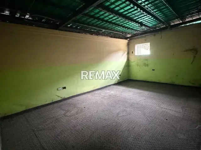Alquila Excelente Galpon en zona estrategica de Maracay, ubicado sobre la calle Boyaca, a solo 100 metros de la Av Ayacucho. Versatil - 11