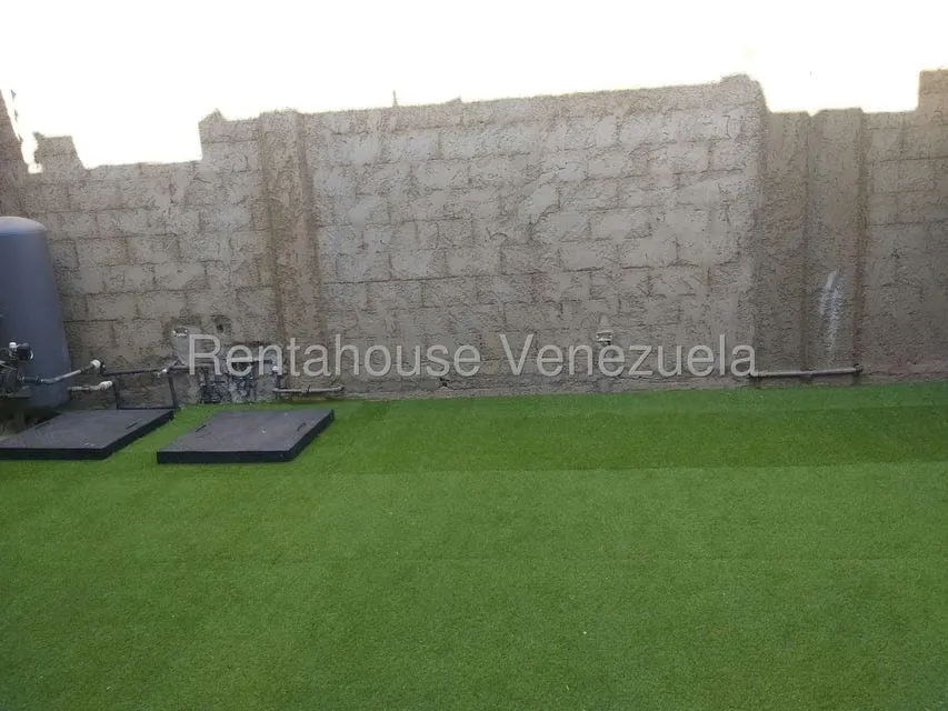 Townhouse (Duplex) en Alquiler en El Cardon, Falcon - 13