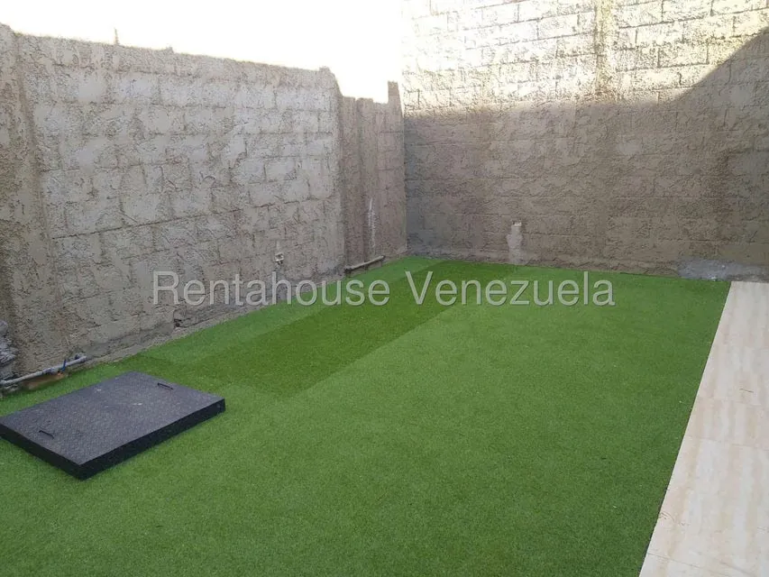 Townhouse (Duplex) en Alquiler en El Cardon, Falcon - 15
