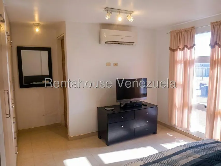 Townhouse (Duplex) en Alquiler en El Cardon, Falcon - 20