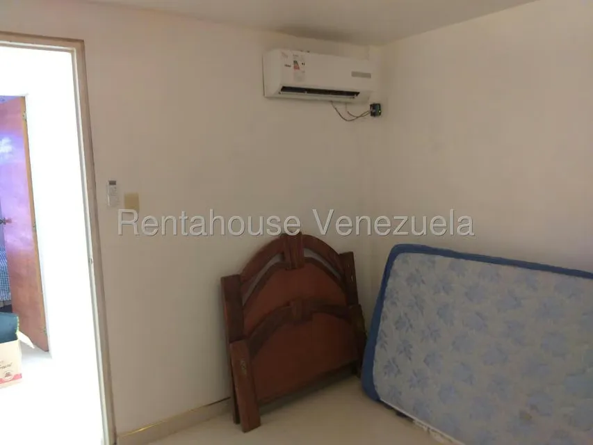 Townhouse (Duplex) en Alquiler en El Cardon, Falcon - 28