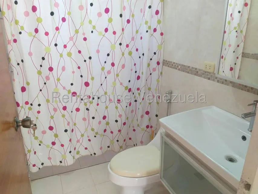 Townhouse (Duplex) en Alquiler en El Cardon, Falcon - 29