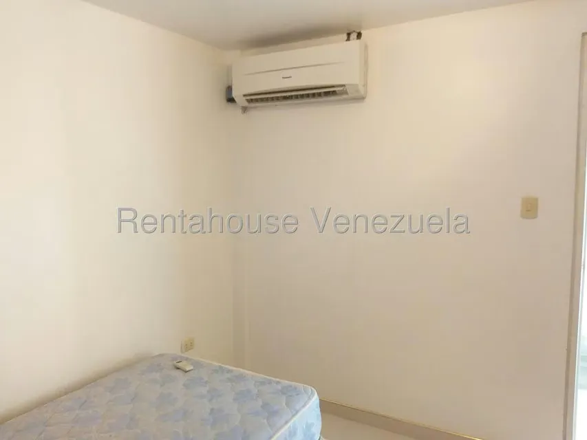 Townhouse (Duplex) en Alquiler en El Cardon, Falcon - 32
