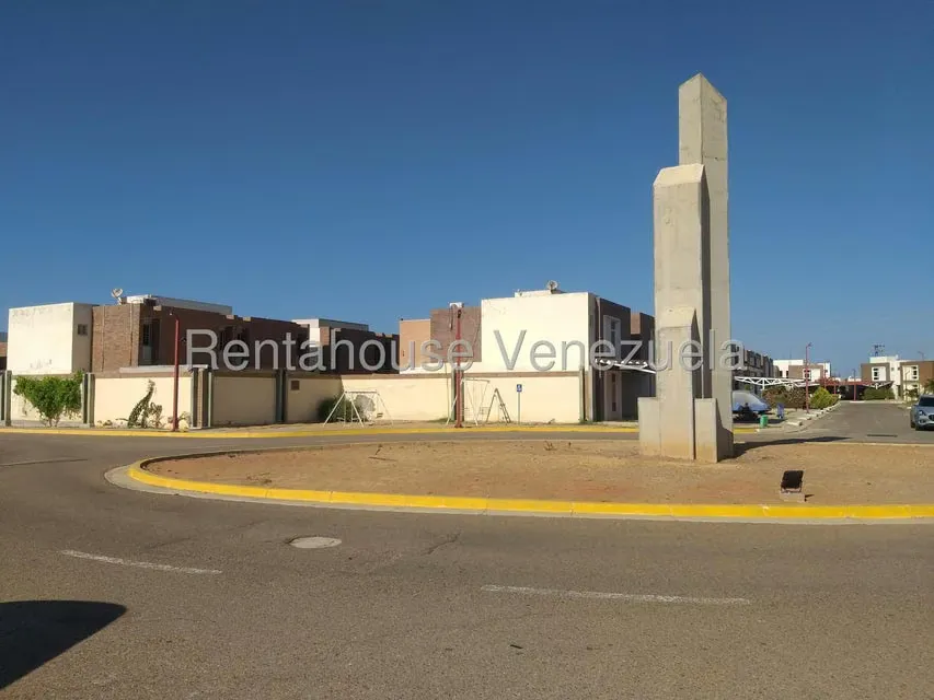 Townhouse (Duplex) en Alquiler en El Cardon, Falcon - 34