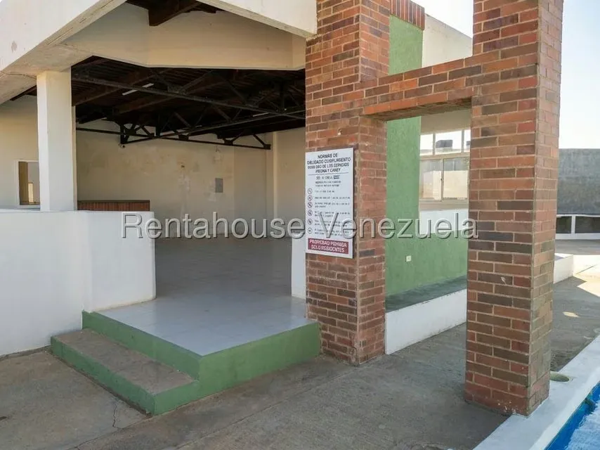 Townhouse (Duplex) en Alquiler en El Cardon, Falcon - 35