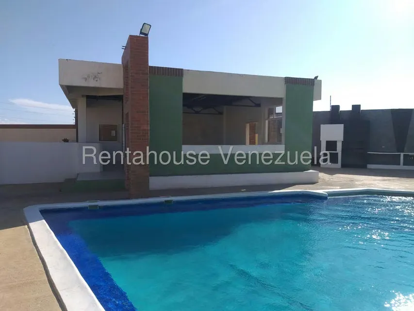 Townhouse (Duplex) en Alquiler en El Cardon, Falcon - 36