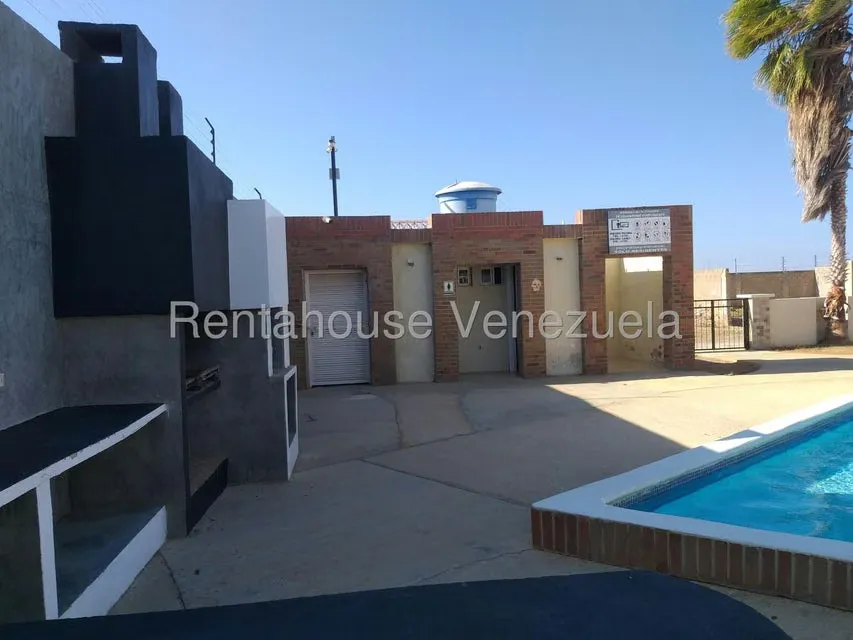 Townhouse (Duplex) en Alquiler en El Cardon, Falcon - 42