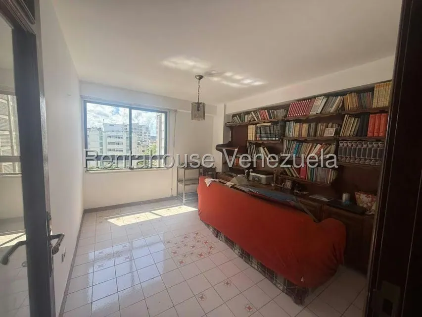 Apartamento (1 Nivel) en Venta en La Florida, Distrito Metropolitano - 11
