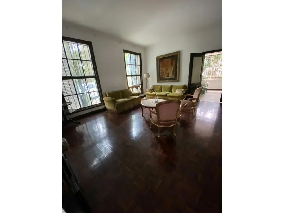 Se vende casa Country Club 2.170 m² 7H+2S+CH/9B+S/5PE - 3