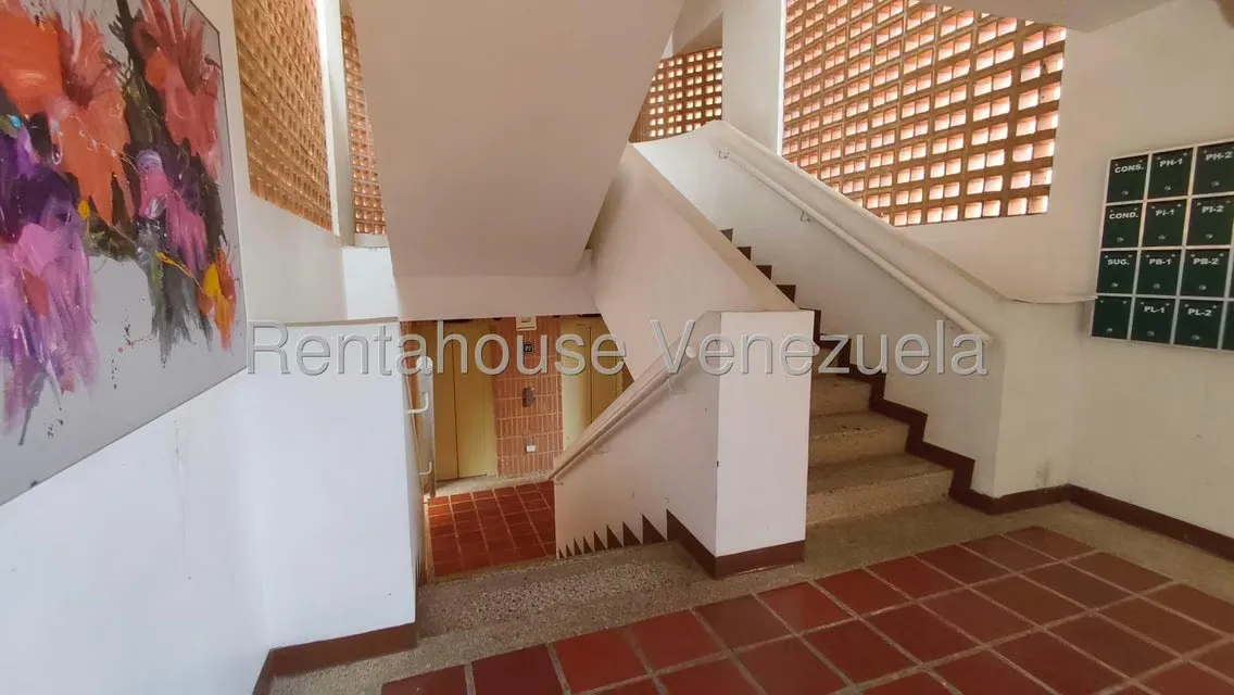 Apartamento (Duplex) en Alquiler en Oripoto, Distrito Metropolitano - 3