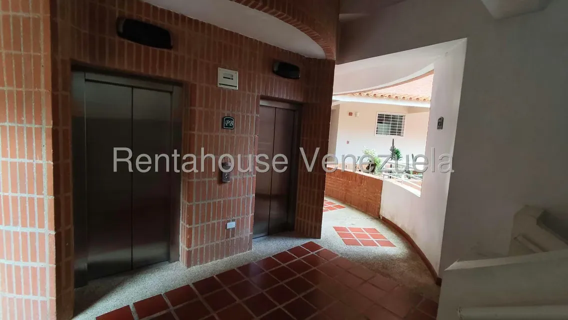 Apartamento (Duplex) en Alquiler en Oripoto, Distrito Metropolitano - 4