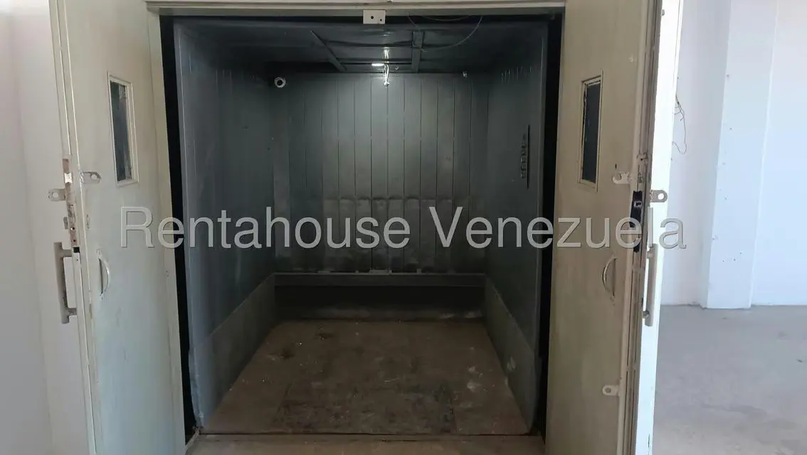 Galpon - Deposito en Alquiler en Catia, Distrito Metropolitano - 11