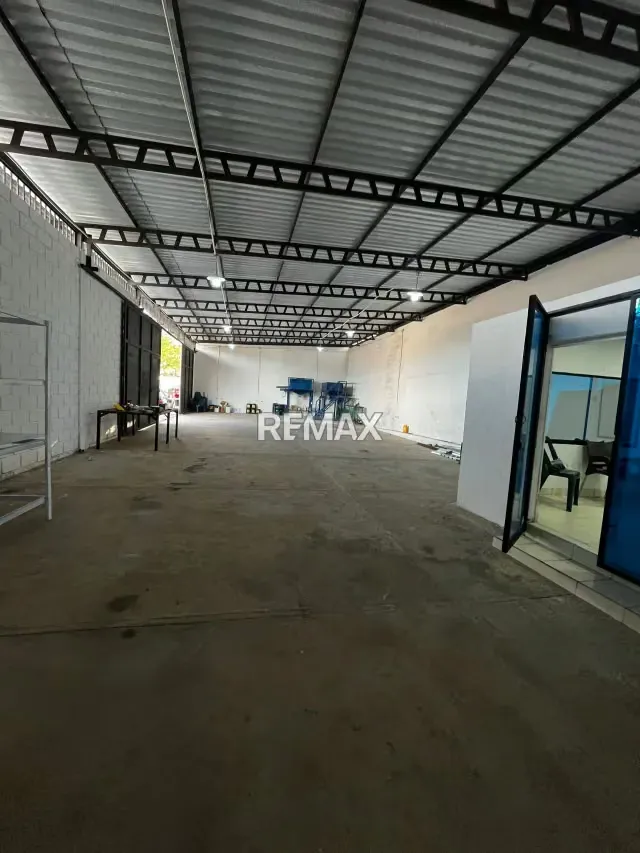 OPORTUNIDAD INDUSTRIAL: GALPON DE 243m2 - 6