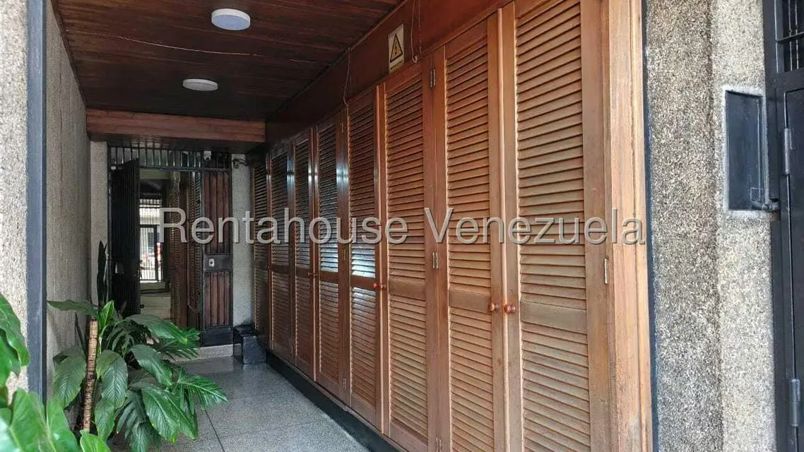 Apartamento (1 Nivel) en Venta en Catia, Distrito Metropolitano - 2