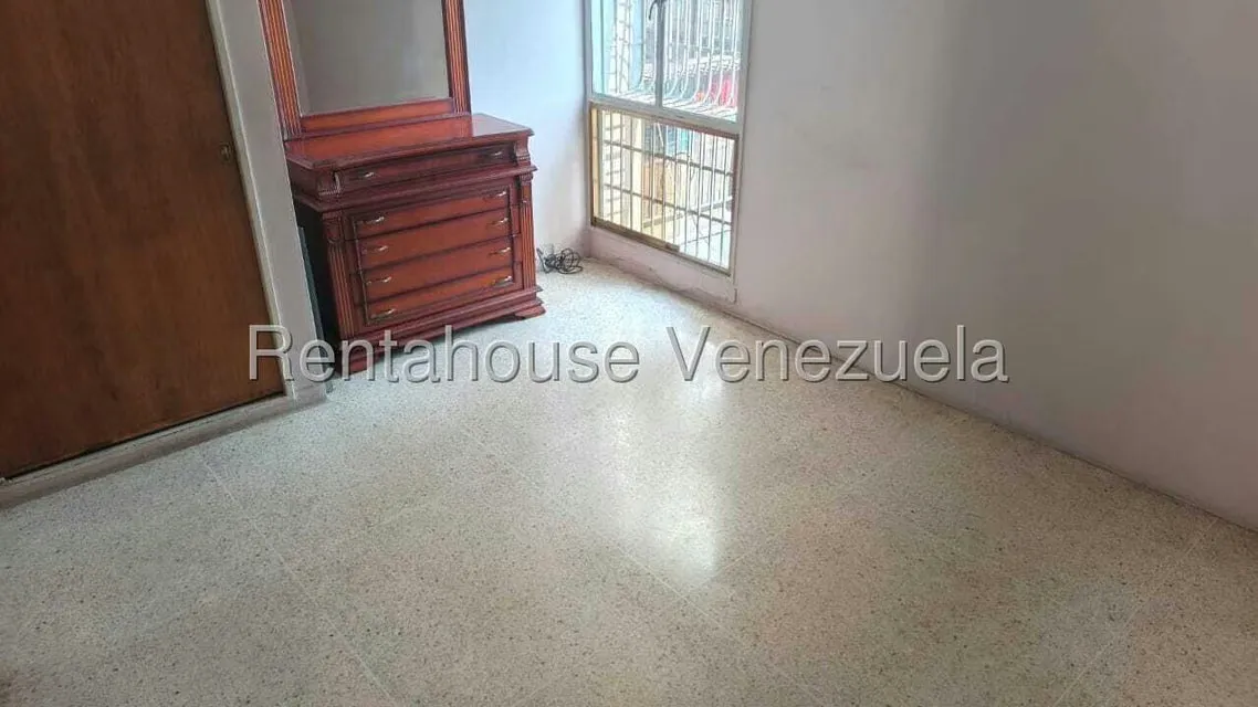 Apartamento (1 Nivel) en Venta en Catia, Distrito Metropolitano - 13