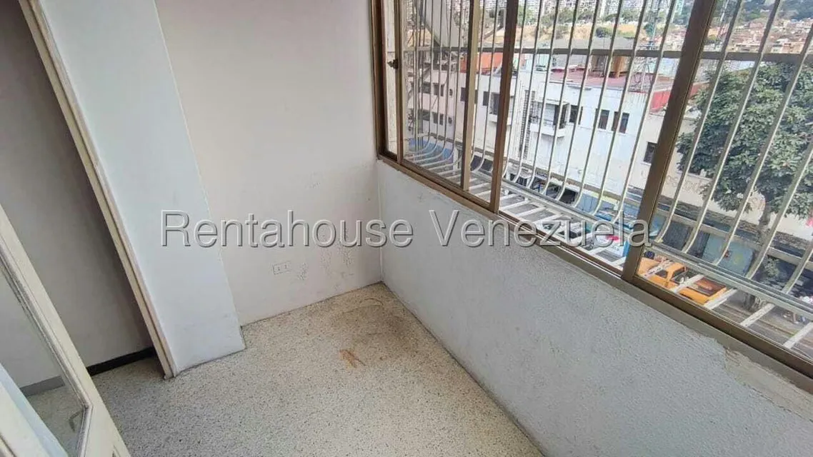 Apartamento (1 Nivel) en Venta en Catia, Distrito Metropolitano - 5
