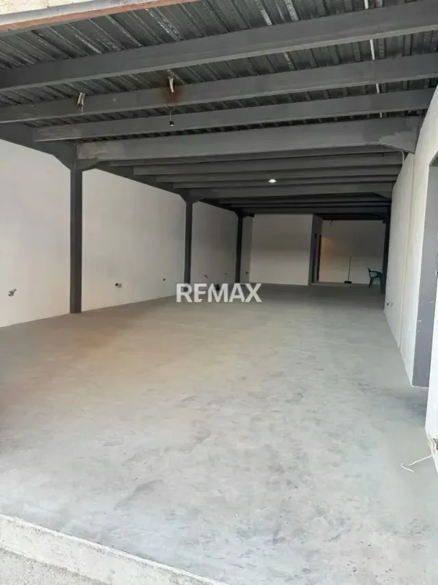 Local Comercial en Alquiler Carrera 19 entre Calles 13 y 14 Zona Este - Barquisimeto - 2