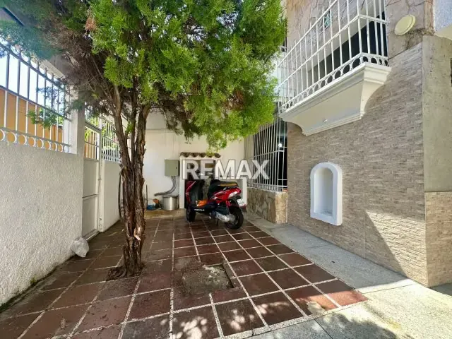 Amplia casa en venta en la urbanización Los Sauces, Valencia - 5