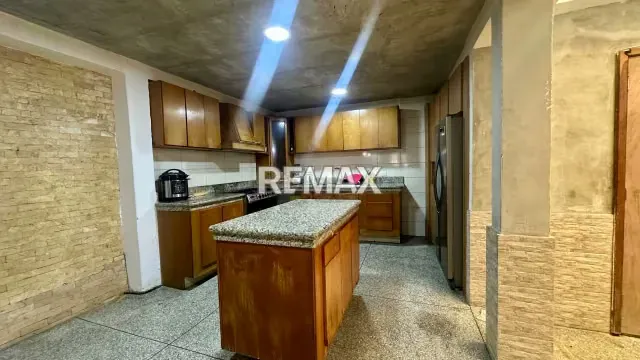 Amplia casa en venta en la urbanización Los Sauces, Valencia - 9