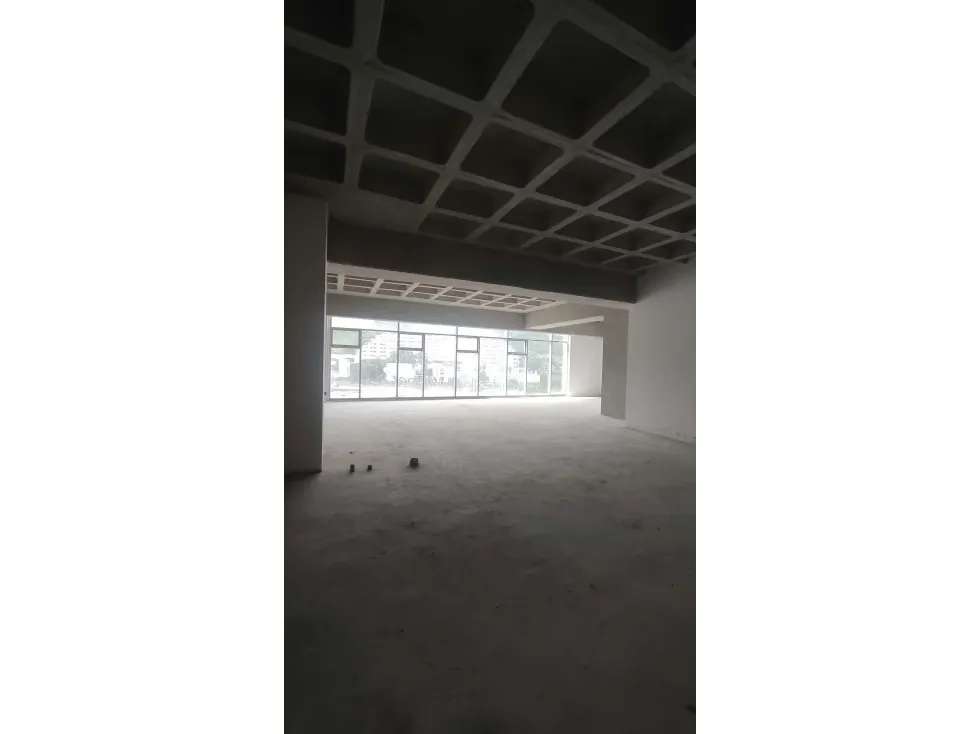 Se alquila Oficina 140m² Las Mercedes - 2