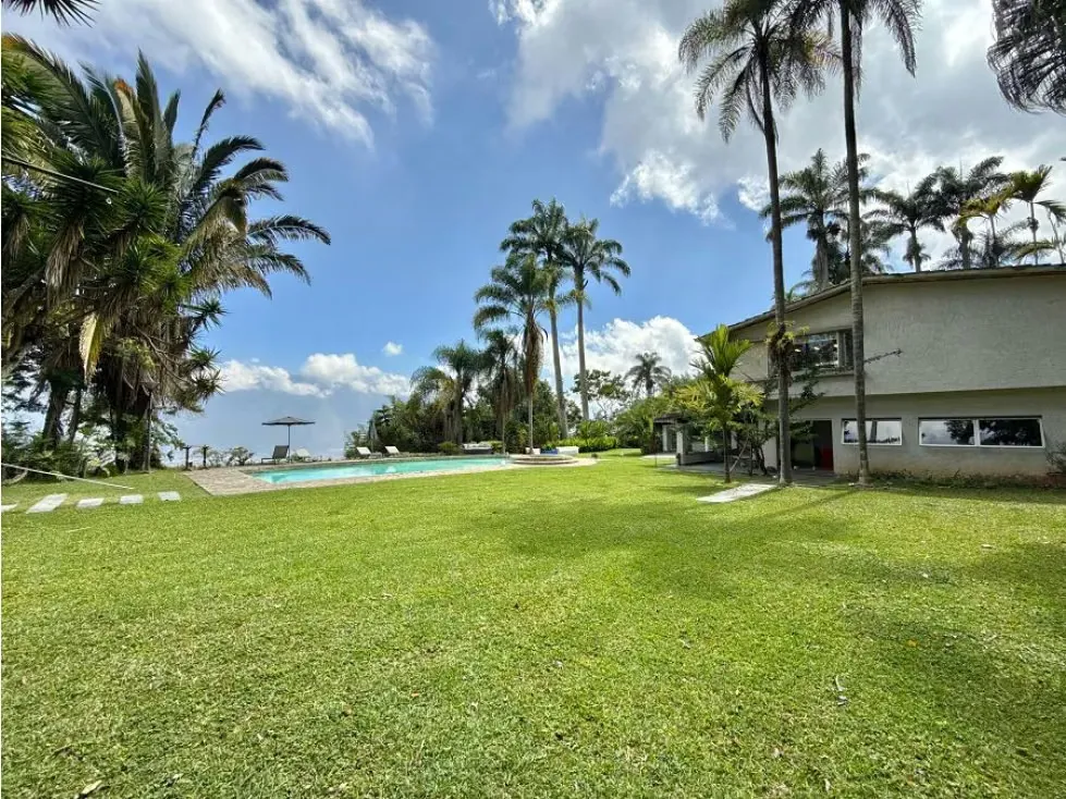 Se vende casa 5000 m2 3h+s/2.5b+s/13p Alto Hatillo - 5