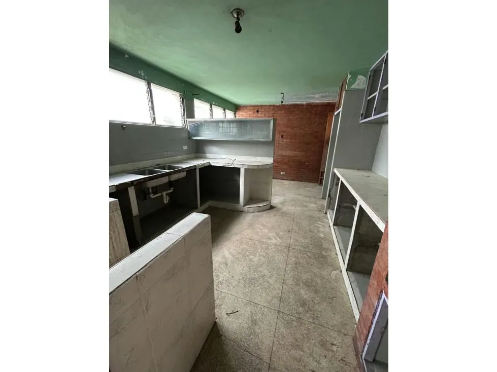 Se vende casa 500m2 Colinas de Bello Monte 4683 - 7