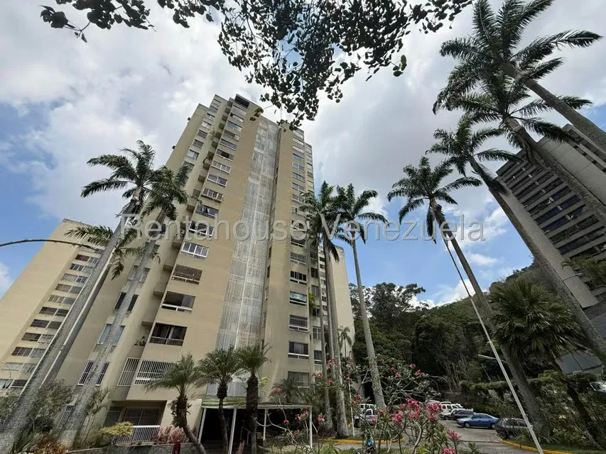 Apartamento (1 Nivel) en Alquiler en El Cigarral, Distrito Metropolitano - 2