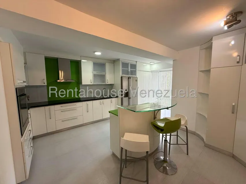 Apartamento (1 Nivel) en Alquiler en El Cigarral, Distrito Metropolitano - 12