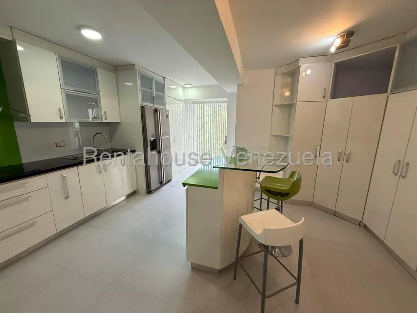 Apartamento (1 Nivel) en Alquiler en El Cigarral, Distrito Metropolitano - 15