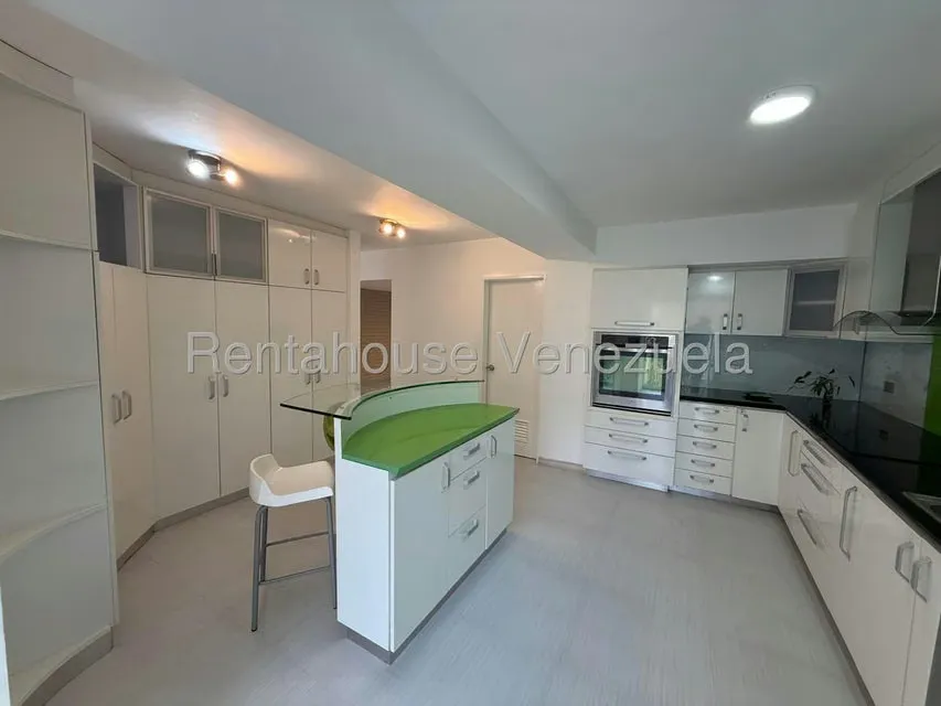 Apartamento (1 Nivel) en Alquiler en El Cigarral, Distrito Metropolitano - 16