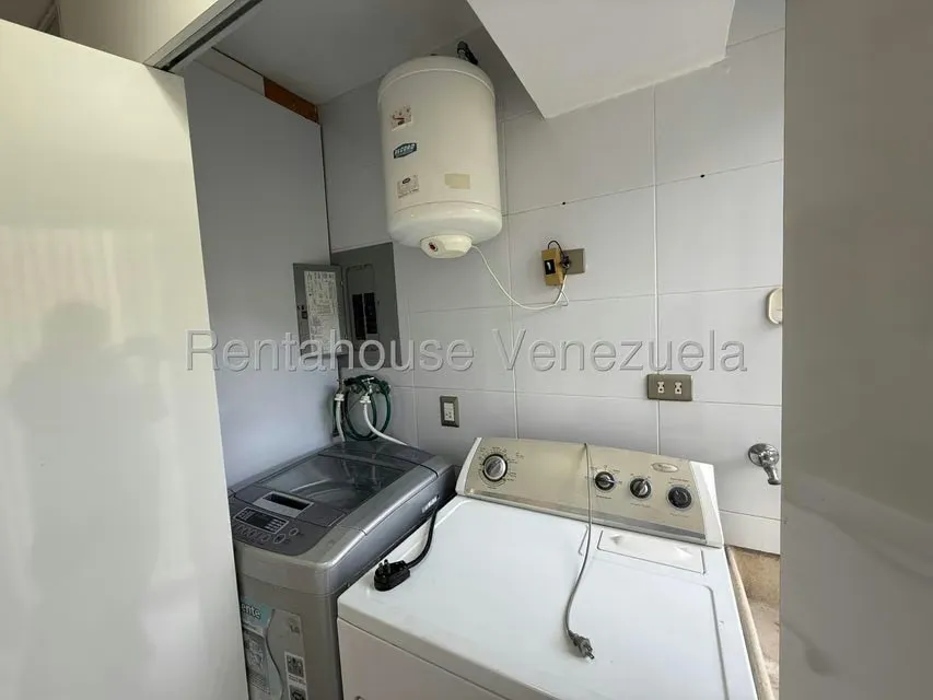 Apartamento (1 Nivel) en Alquiler en El Cigarral, Distrito Metropolitano - 19