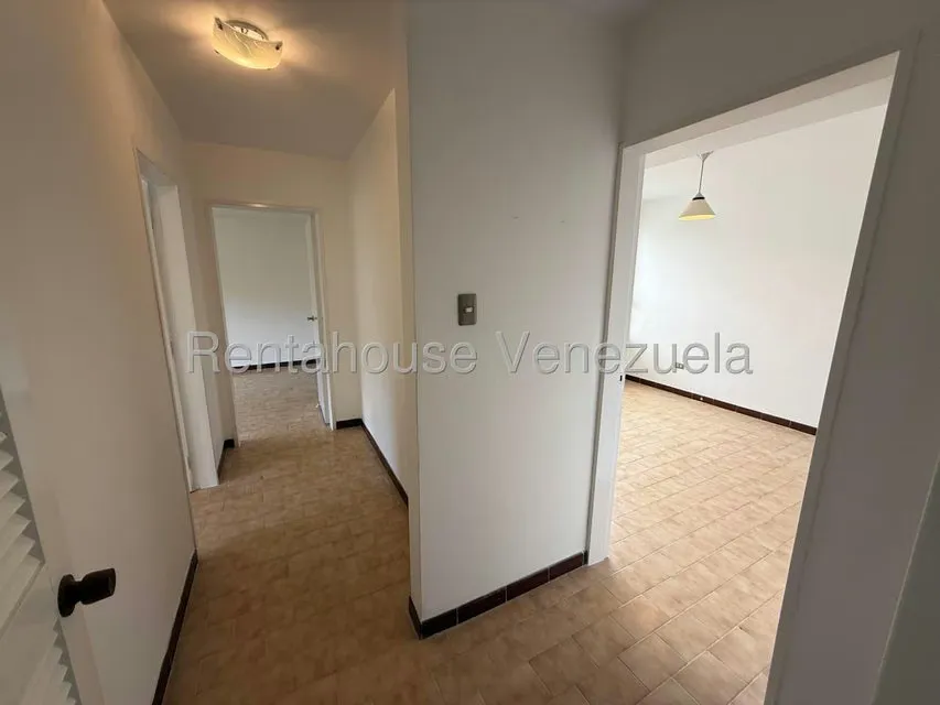 Apartamento (1 Nivel) en Alquiler en El Cigarral, Distrito Metropolitano - 20