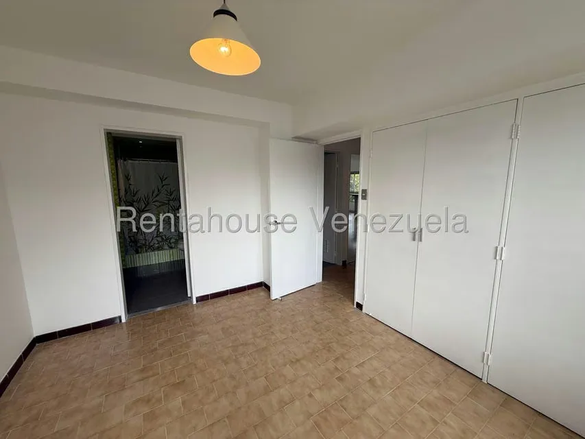 Apartamento (1 Nivel) en Alquiler en El Cigarral, Distrito Metropolitano - 25