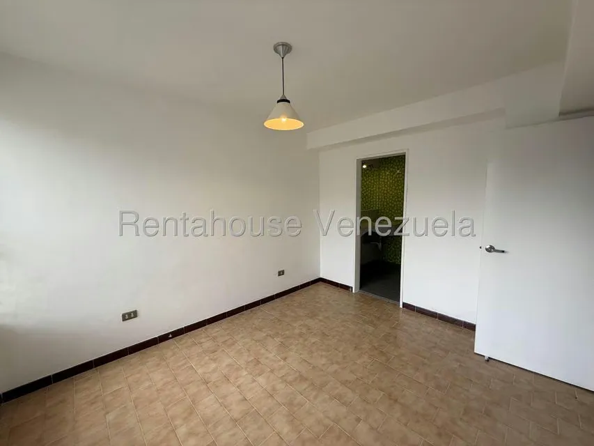 Apartamento (1 Nivel) en Alquiler en El Cigarral, Distrito Metropolitano - 26