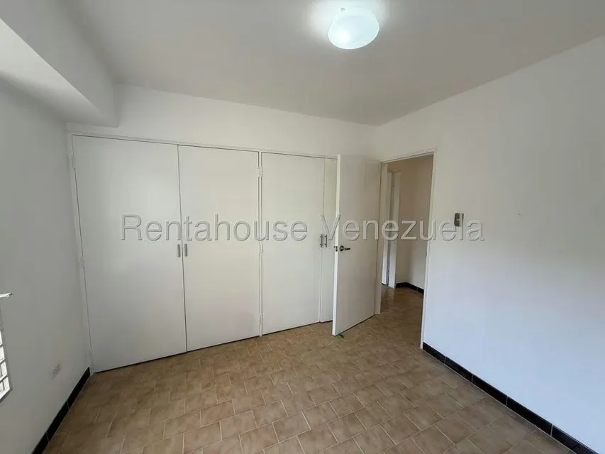 Apartamento (1 Nivel) en Alquiler en El Cigarral, Distrito Metropolitano - 29