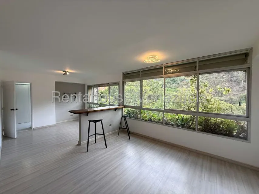 Apartamento (1 Nivel) en Alquiler en El Cigarral, Distrito Metropolitano - 4
