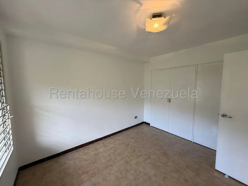 Apartamento (1 Nivel) en Alquiler en El Cigarral, Distrito Metropolitano - 31