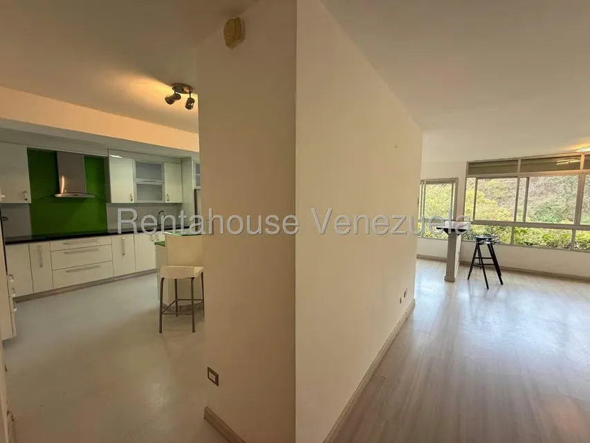Apartamento (1 Nivel) en Alquiler en El Cigarral, Distrito Metropolitano - 5