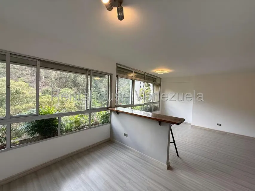 Apartamento (1 Nivel) en Alquiler en El Cigarral, Distrito Metropolitano - 8