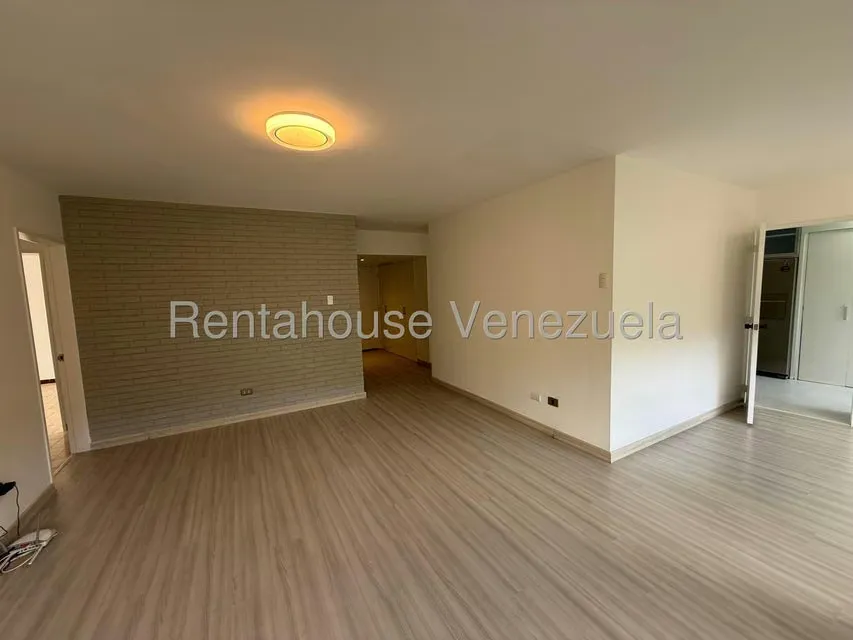 Apartamento (1 Nivel) en Alquiler en El Cigarral, Distrito Metropolitano - 10