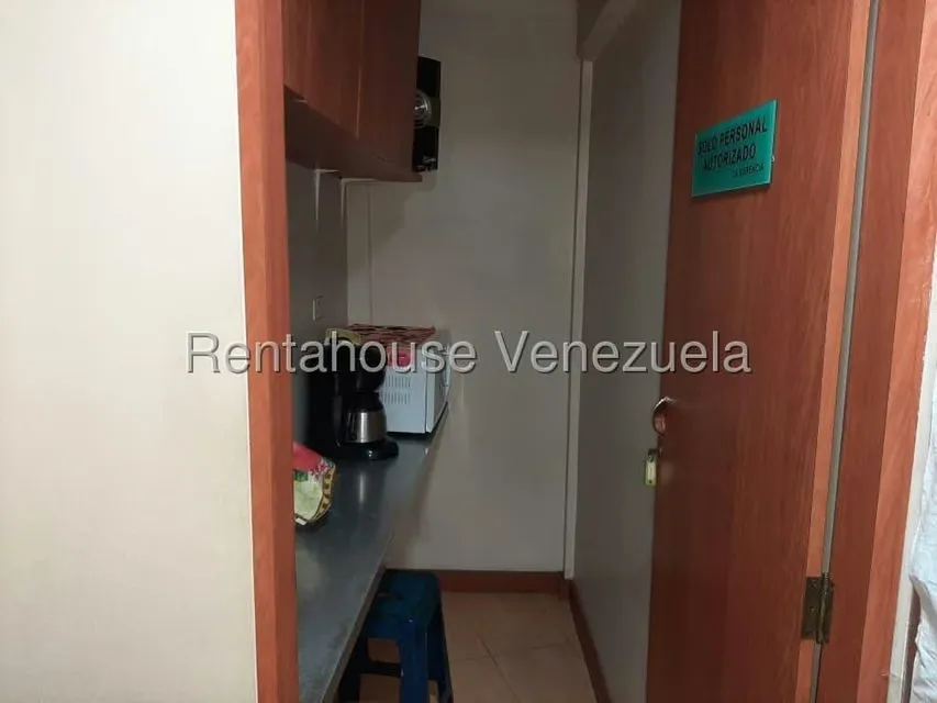 Local Comercial en Alquiler en Los Palos Grandes, Distrito Metropolitano - 16