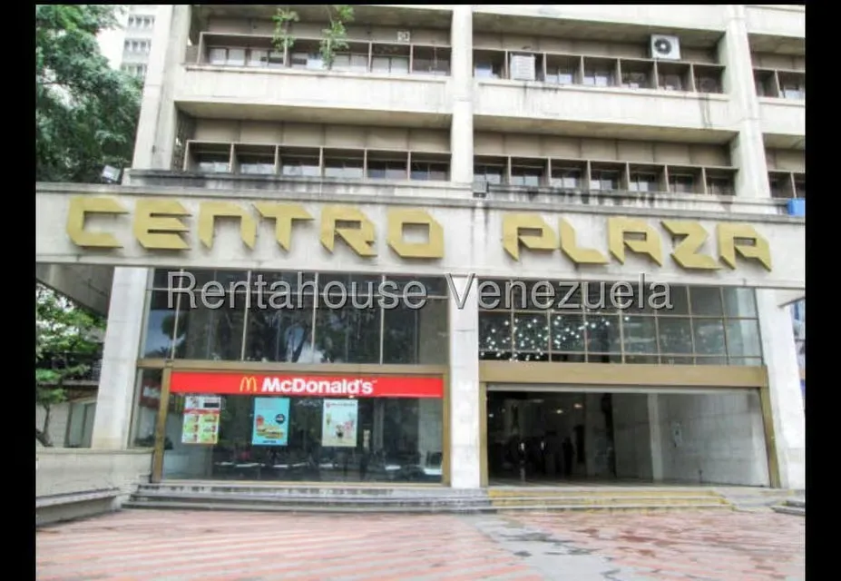 Local Comercial en Alquiler en Los Palos Grandes, Distrito Metropolitano - 21